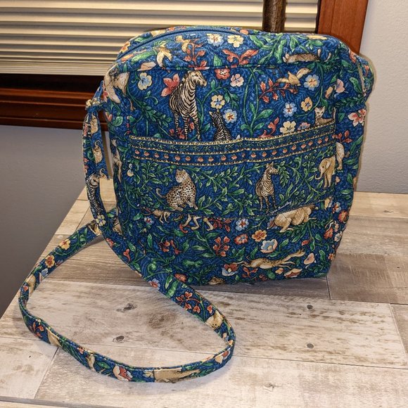 Vera Bradley Handbags - Vera Bradley RARE Vintage Animal Kingdom Crossbody Bag EUC